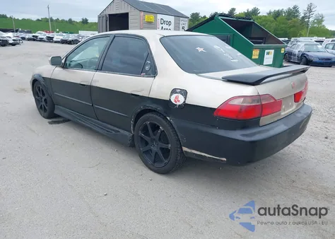 2000 Honda Accord 2.3 Lx z USA, uszkodzony, nr VIN 1HGCG6650YA134934